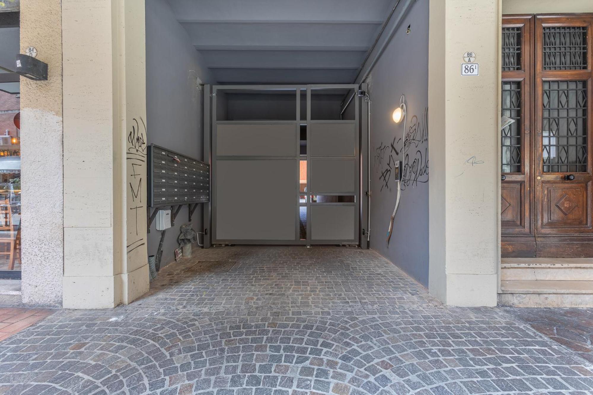 Academy Of Fine Arts -Modern Apt. With Balcony! بولونيا المظهر الخارجي الصورة